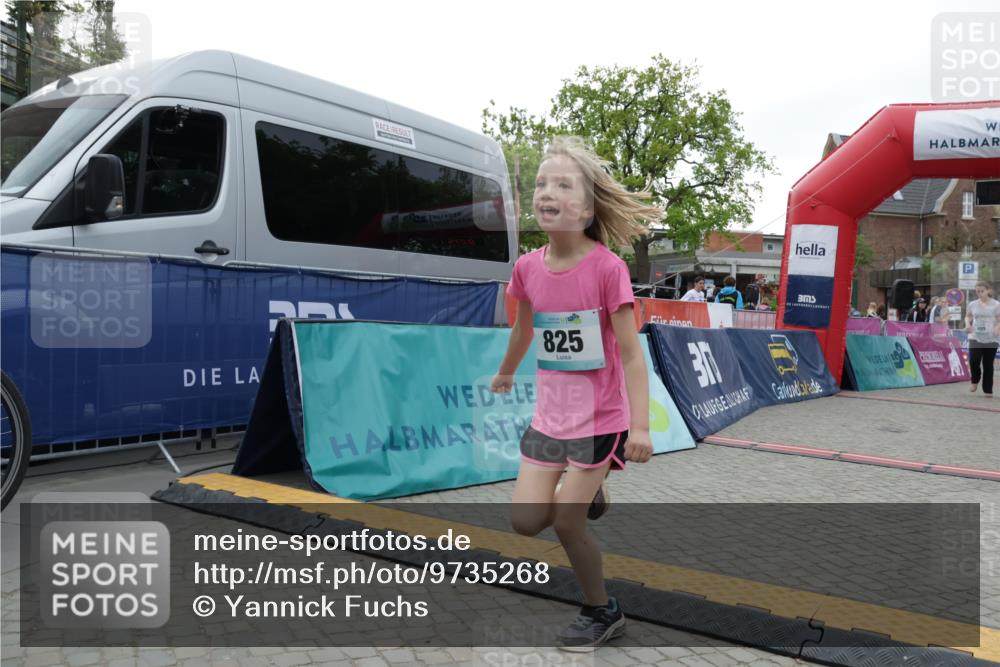 10.05.2026 - 8. Wedeler Halbmarathon Yannick Fuchs http://msf.ph/oto/9735268 10.05.2026 12:48:48 Ziel 148, 825, 909, 2111 meine-sportfotos.de
