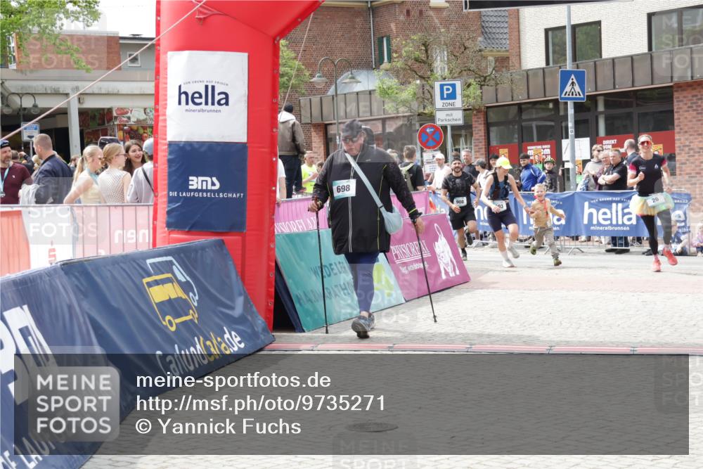 10.05.2026 - 8. Wedeler Halbmarathon Yannick Fuchs http://msf.ph/oto/9735271 10.05.2026 11:55:24 Ziel 26, 603, 698, 908, 2026 meine-sportfotos.de