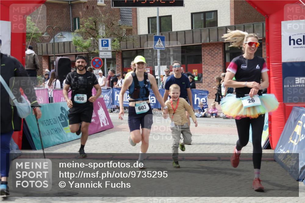 10.05.2026 - 8. Wedeler Halbmarathon Yannick Fuchs http://msf.ph/oto/9735295 10.05.2026 11:55:28 Ziel 25, 26, 603, 698, 767, 908 meine-sportfotos.de