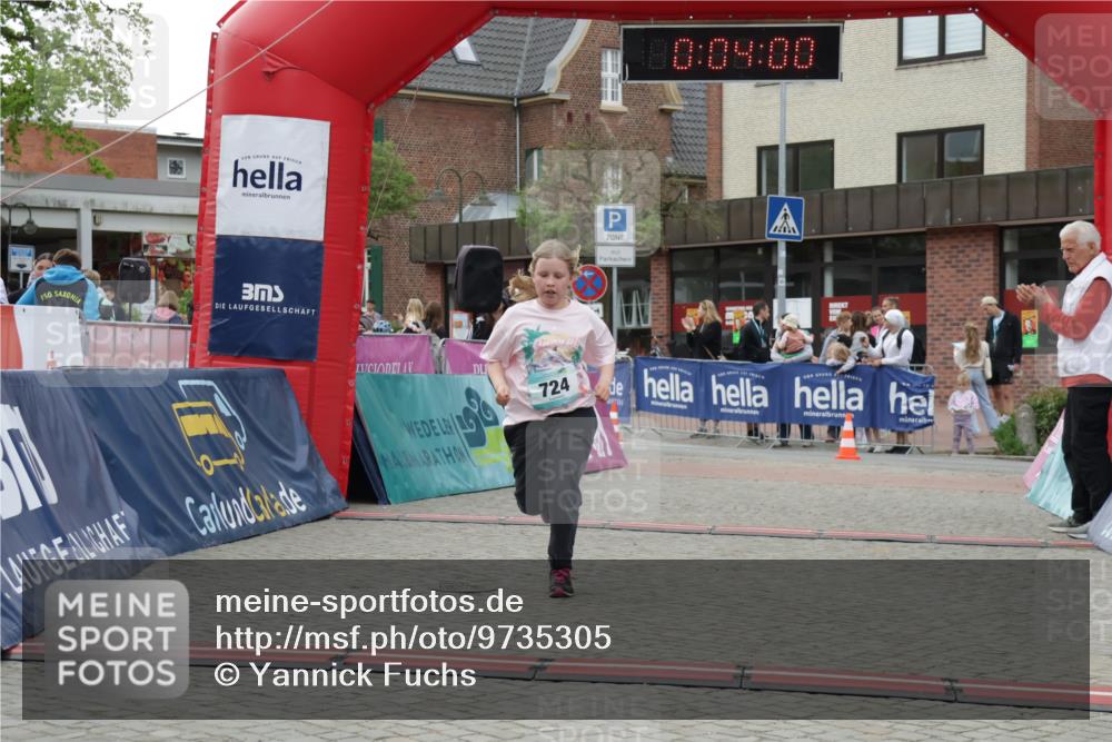 10.05.2026 - 8. Wedeler Halbmarathon Yannick Fuchs http://msf.ph/oto/9735305 10.05.2026 12:48:56 Ziel 724 meine-sportfotos.de