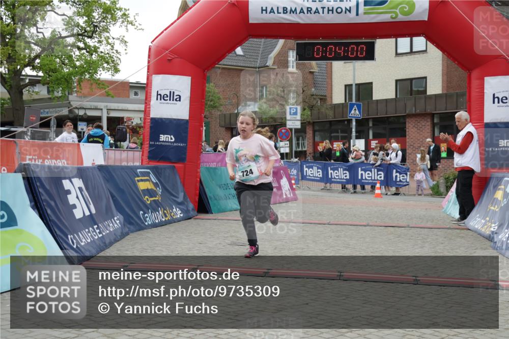 10.05.2026 - 8. Wedeler Halbmarathon Yannick Fuchs http://msf.ph/oto/9735309 10.05.2026 12:48:57 Ziel 724 meine-sportfotos.de