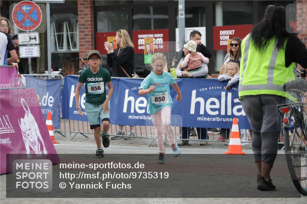 10.05.2026 - 8. Wedeler Halbmarathon Yannick Fuchs http://msf.ph/oto/9735319 10.05.2026 12:49:06 Ziel 850, 856 meine-sportfotos.de