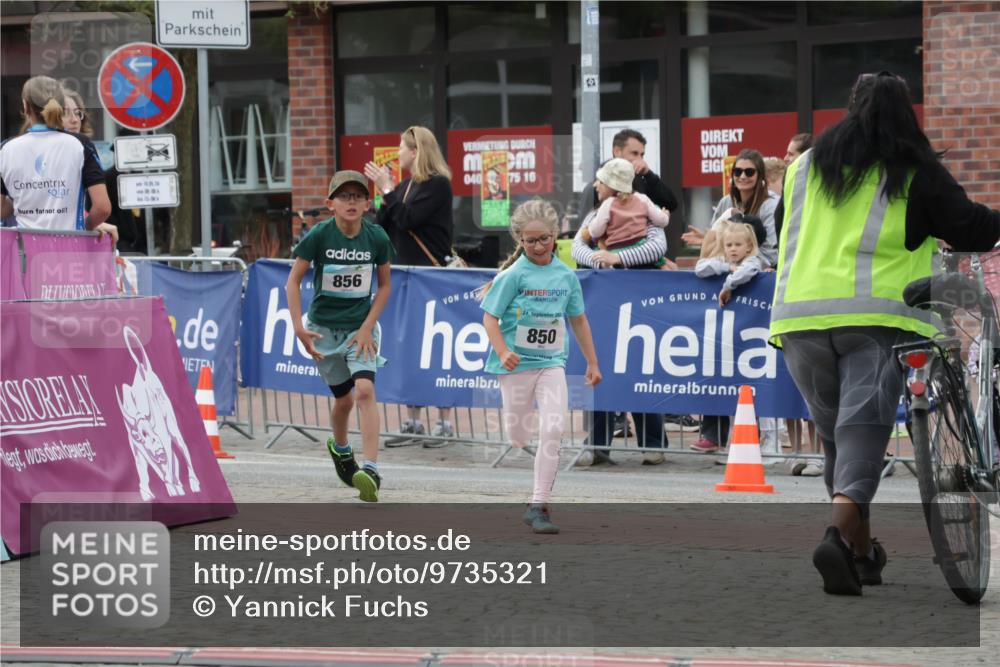 10.05.2026 - 8. Wedeler Halbmarathon Yannick Fuchs http://msf.ph/oto/9735321 10.05.2026 12:49:06 Ziel 850, 856 meine-sportfotos.de