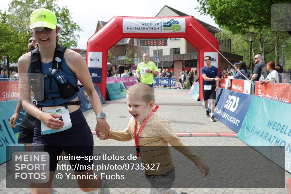 10.05.2026 - 8. Wedeler Halbmarathon Yannick Fuchs http://msf.ph/oto/9735327 10.05.2026 11:55:30 Ziel 25, 26, 603, 698, 767, 908, 987 meine-sportfotos.de