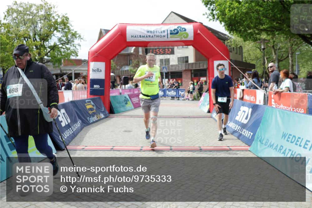 10.05.2026 - 8. Wedeler Halbmarathon Yannick Fuchs http://msf.ph/oto/9735333 10.05.2026 11:55:31 Ziel 25, 26, 603, 698, 767, 908, 987 meine-sportfotos.de