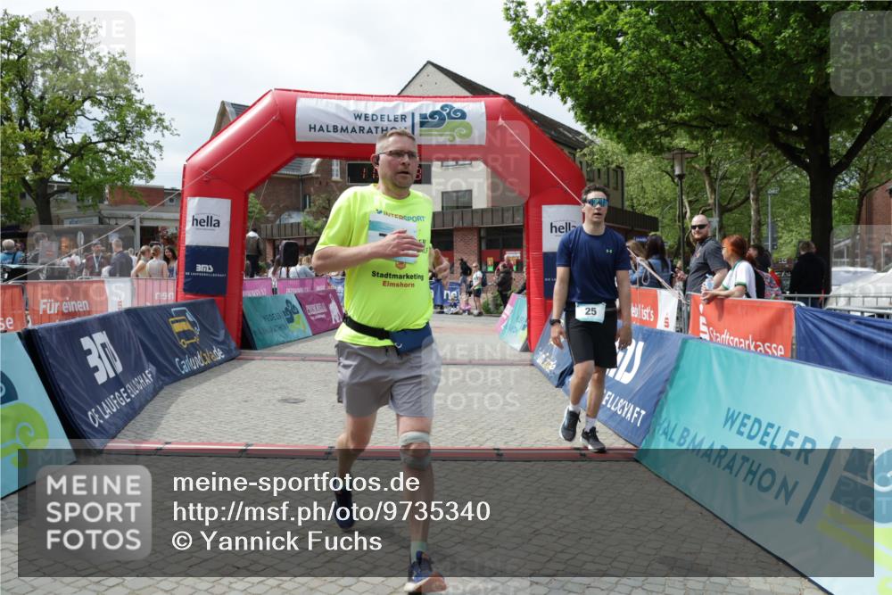 10.05.2026 - 8. Wedeler Halbmarathon Yannick Fuchs http://msf.ph/oto/9735340 10.05.2026 11:55:31 Ziel 25, 26, 603, 698, 767, 908, 987 meine-sportfotos.de
