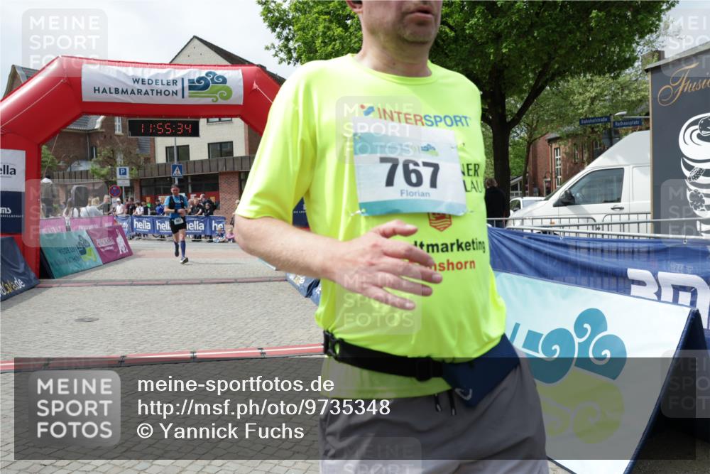 10.05.2026 - 8. Wedeler Halbmarathon Yannick Fuchs http://msf.ph/oto/9735348 10.05.2026 11:55:32 Ziel 25, 26, 603, 767, 908, 987 meine-sportfotos.de