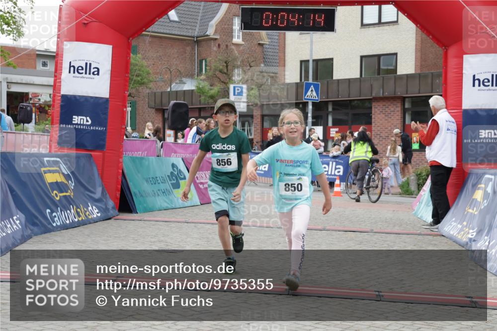 10.05.2026 - 8. Wedeler Halbmarathon Yannick Fuchs http://msf.ph/oto/9735355 10.05.2026 12:49:11 Ziel 850, 856 meine-sportfotos.de