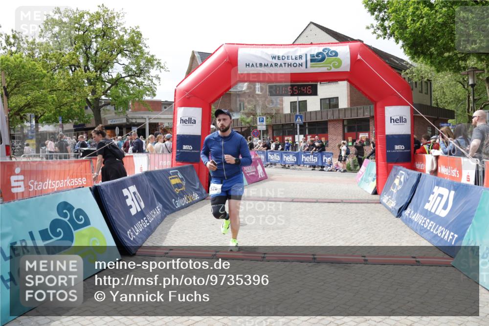 10.05.2026 - 8. Wedeler Halbmarathon Yannick Fuchs http://msf.ph/oto/9735396 10.05.2026 11:55:44 Ziel 526 meine-sportfotos.de