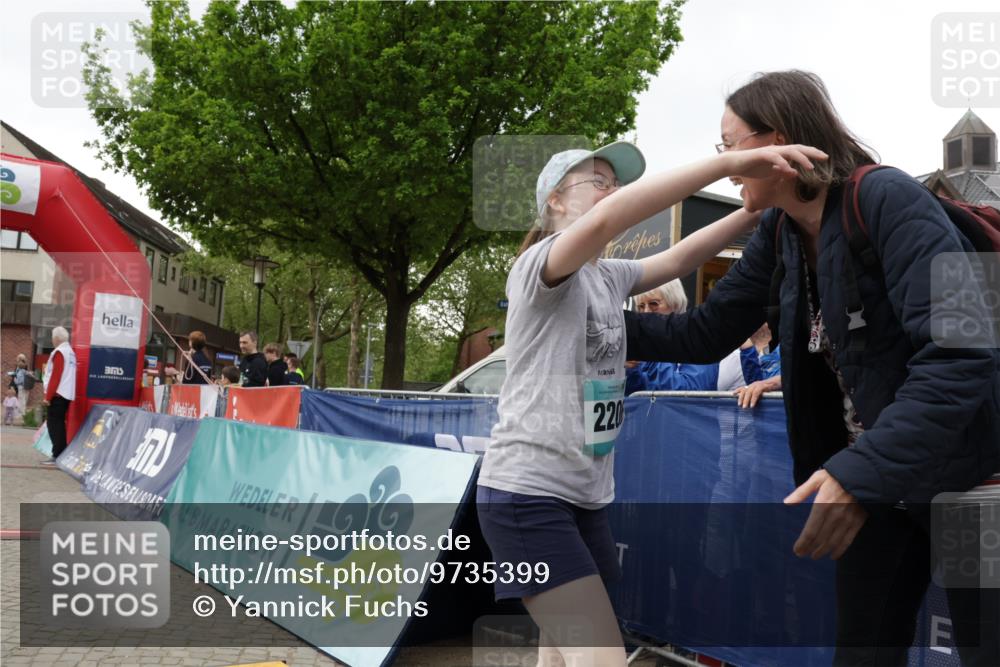 10.05.2026 - 8. Wedeler Halbmarathon Yannick Fuchs http://msf.ph/oto/9735399 10.05.2026 12:49:40 Ziel  meine-sportfotos.de