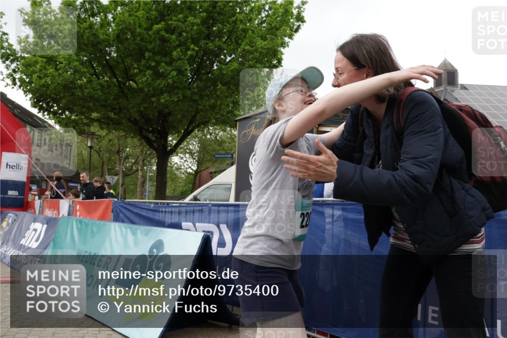 10.05.2026 - 8. Wedeler Halbmarathon Yannick Fuchs http://msf.ph/oto/9735400 10.05.2026 12:49:40 Ziel  meine-sportfotos.de