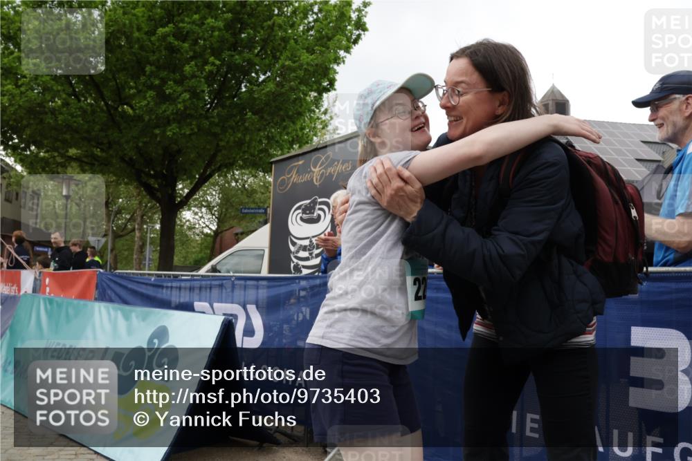 10.05.2026 - 8. Wedeler Halbmarathon Yannick Fuchs http://msf.ph/oto/9735403 10.05.2026 12:49:40 Ziel  meine-sportfotos.de