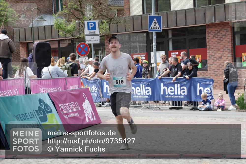 10.05.2026 - 8. Wedeler Halbmarathon Yannick Fuchs http://msf.ph/oto/9735427 10.05.2026 11:56:10 Ziel 616 meine-sportfotos.de
