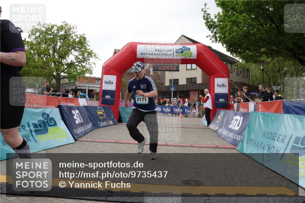 10.05.2026 - 8. Wedeler Halbmarathon Yannick Fuchs http://msf.ph/oto/9735437 10.05.2026 12:49:51 Ziel 832, 2171 meine-sportfotos.de