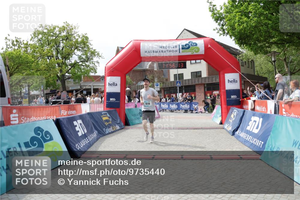 10.05.2026 - 8. Wedeler Halbmarathon Yannick Fuchs http://msf.ph/oto/9735440 10.05.2026 11:56:11 Ziel 616 meine-sportfotos.de