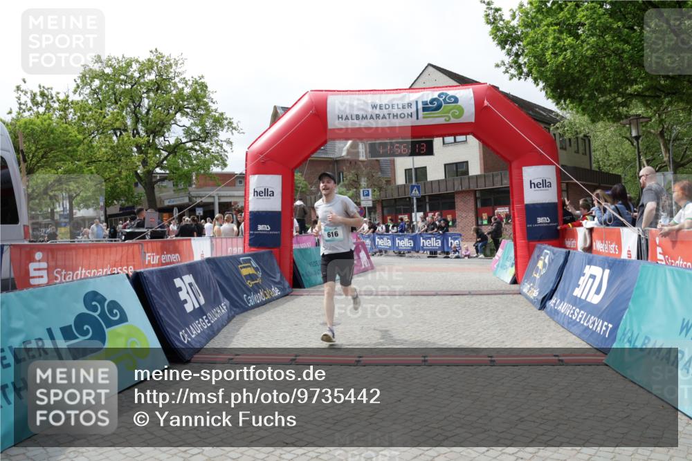 10.05.2026 - 8. Wedeler Halbmarathon Yannick Fuchs http://msf.ph/oto/9735442 10.05.2026 11:56:12 Ziel 616 meine-sportfotos.de