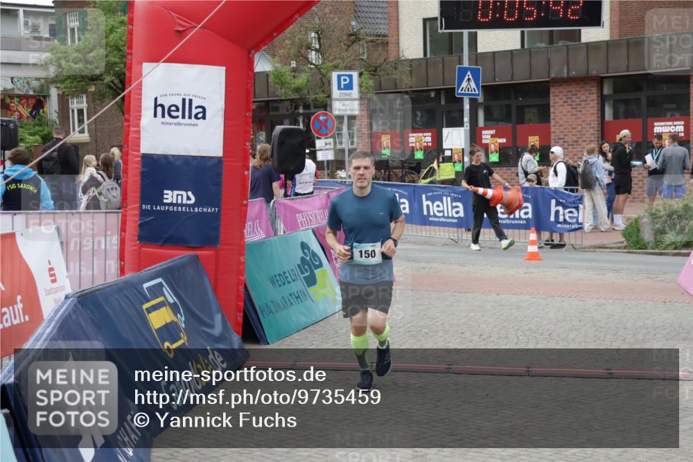 10.05.2026 - 8. Wedeler Halbmarathon Yannick Fuchs http://msf.ph/oto/9735459 10.05.2026 12:50:38 Ziel 150 meine-sportfotos.de