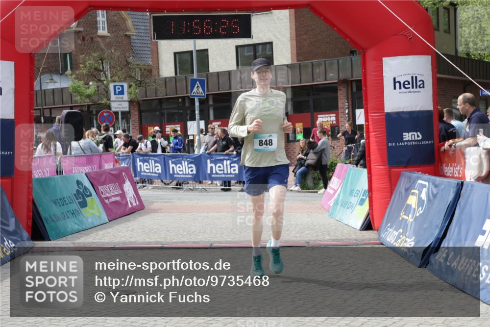 10.05.2026 - 8. Wedeler Halbmarathon Yannick Fuchs http://msf.ph/oto/9735468 10.05.2026 11:56:23 Ziel 848, 2174 meine-sportfotos.de