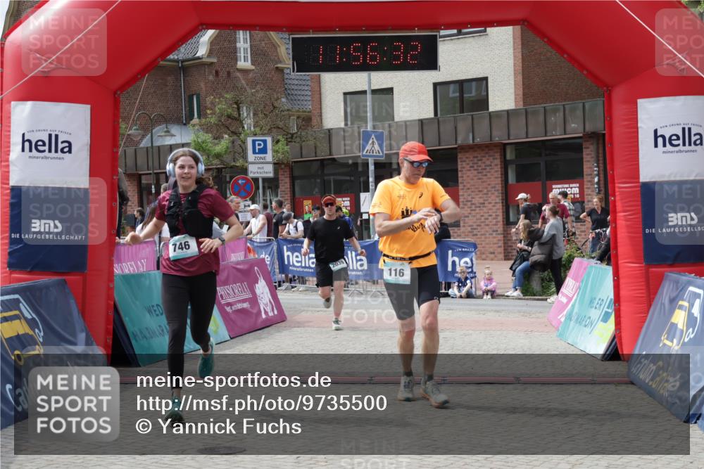 10.05.2026 - 8. Wedeler Halbmarathon Yannick Fuchs http://msf.ph/oto/9735500 10.05.2026 11:56:30 Ziel 116, 746, 2039, 2174 meine-sportfotos.de
