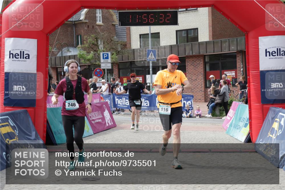10.05.2026 - 8. Wedeler Halbmarathon Yannick Fuchs http://msf.ph/oto/9735501 10.05.2026 11:56:30 Ziel 116, 746, 2039, 2174 meine-sportfotos.de