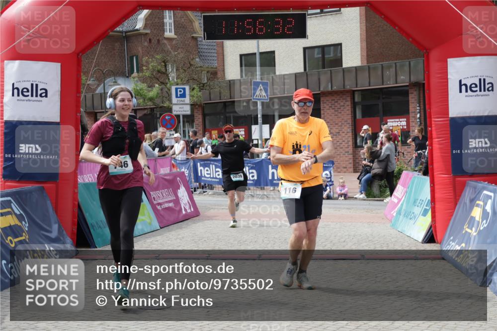10.05.2026 - 8. Wedeler Halbmarathon Yannick Fuchs http://msf.ph/oto/9735502 10.05.2026 11:56:30 Ziel 116, 746, 2039, 2174 meine-sportfotos.de