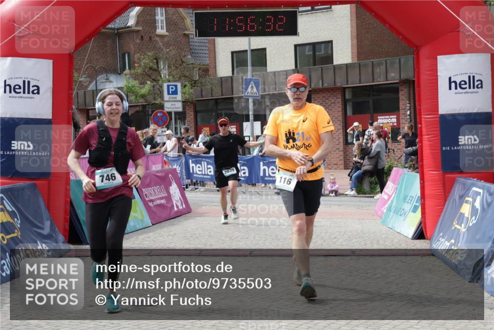 10.05.2026 - 8. Wedeler Halbmarathon Yannick Fuchs http://msf.ph/oto/9735503 10.05.2026 11:56:31 Ziel 116, 746, 2039, 2174 meine-sportfotos.de