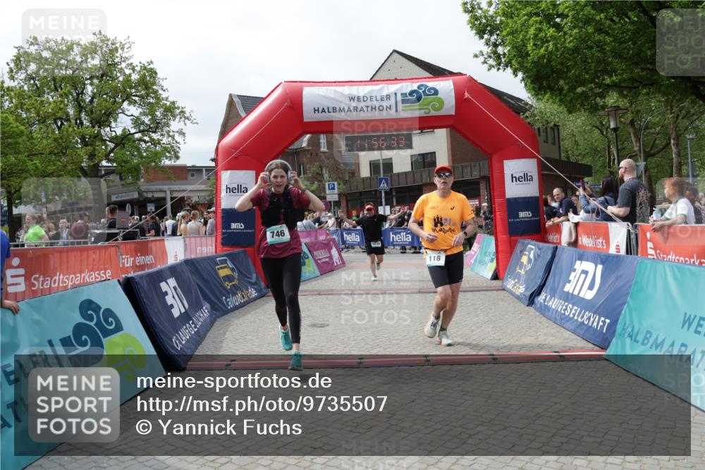 10.05.2026 - 8. Wedeler Halbmarathon Yannick Fuchs http://msf.ph/oto/9735507 10.05.2026 11:56:31 Ziel 116, 746, 2039, 2174 meine-sportfotos.de