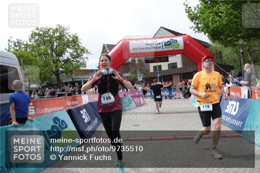 10.05.2026 - 8. Wedeler Halbmarathon Yannick Fuchs http://msf.ph/oto/9735510 10.05.2026 11:56:32 Ziel 116, 746, 2039, 2174 meine-sportfotos.de