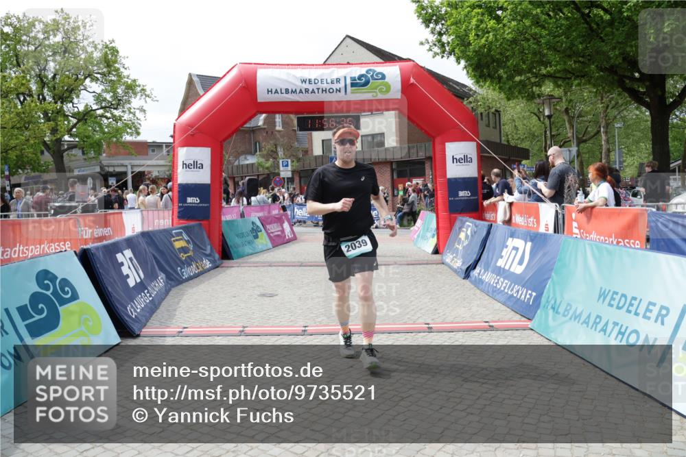 10.05.2026 - 8. Wedeler Halbmarathon Yannick Fuchs http://msf.ph/oto/9735521 10.05.2026 11:56:34 Ziel 116, 538, 746, 2039, 2136 meine-sportfotos.de