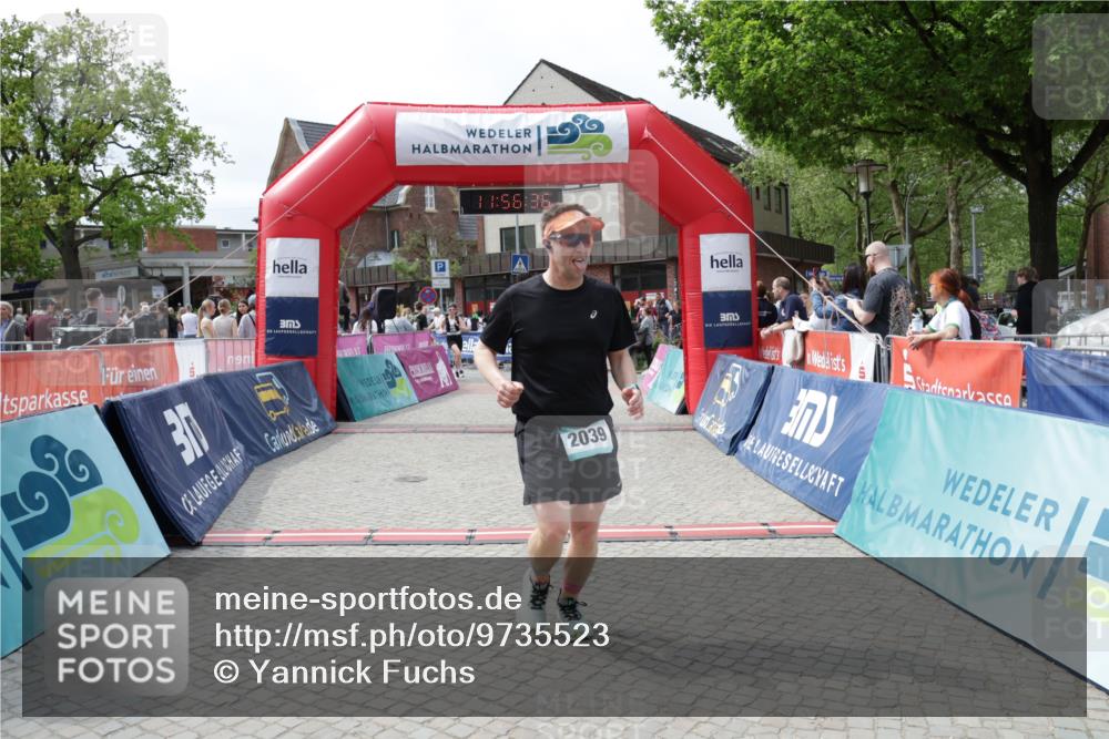 10.05.2026 - 8. Wedeler Halbmarathon Yannick Fuchs http://msf.ph/oto/9735523 10.05.2026 11:56:35 Ziel 116, 538, 587, 746, 2039, 2136 meine-sportfotos.de