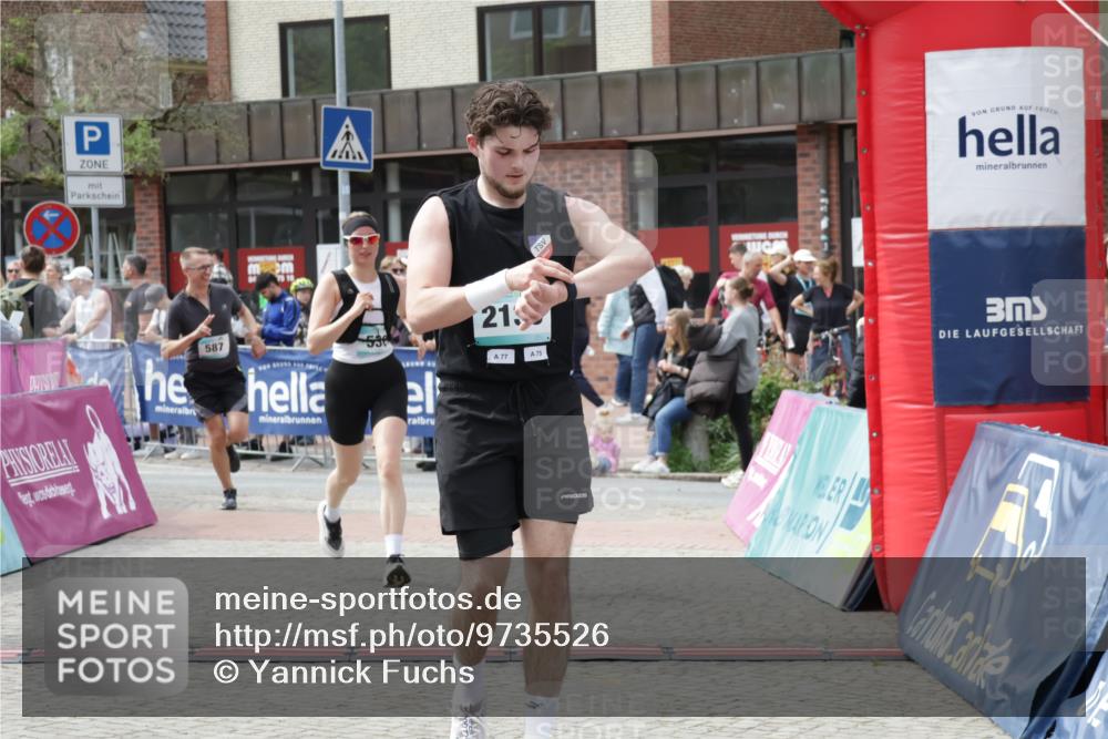 10.05.2026 - 8. Wedeler Halbmarathon Yannick Fuchs http://msf.ph/oto/9735526 10.05.2026 11:56:36 Ziel 116, 538, 587, 746, 747, 2039, 2136 meine-sportfotos.de