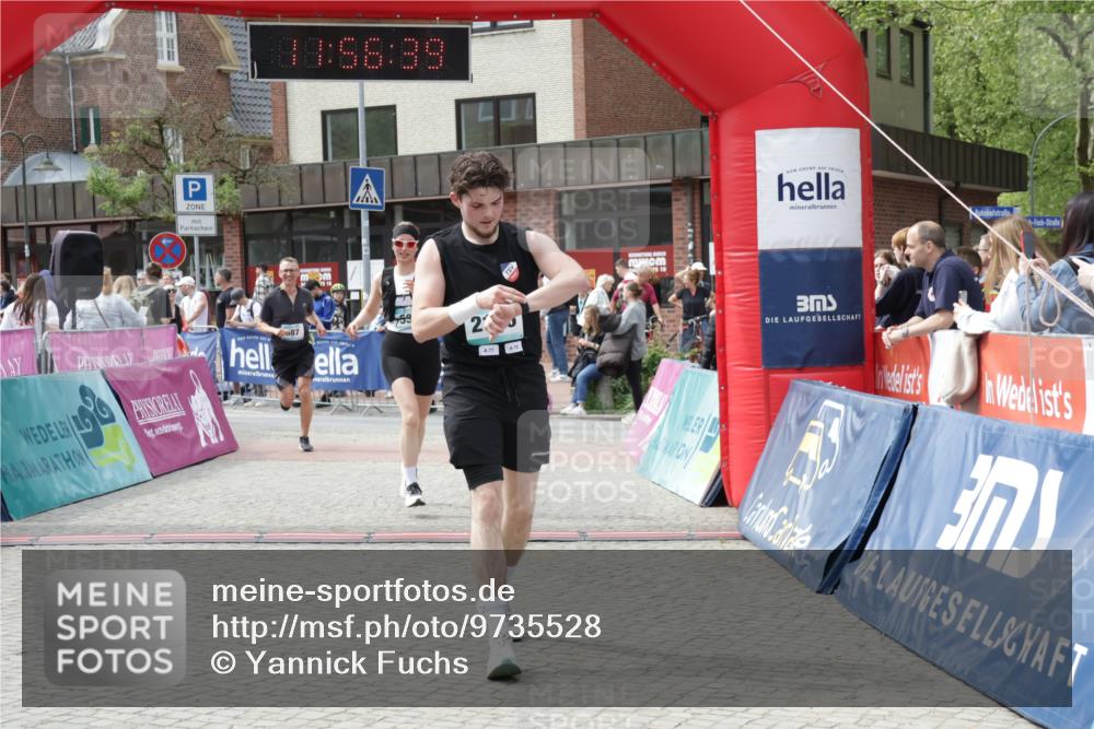 10.05.2026 - 8. Wedeler Halbmarathon Yannick Fuchs http://msf.ph/oto/9735528 10.05.2026 11:56:37 Ziel 538, 587, 747, 2039, 2136 meine-sportfotos.de