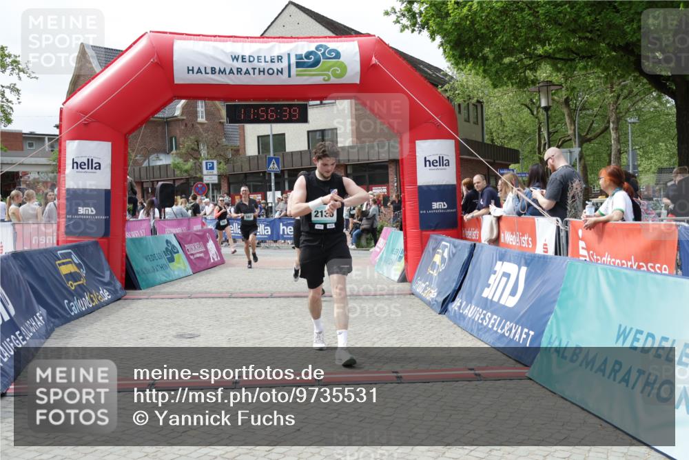 10.05.2026 - 8. Wedeler Halbmarathon Yannick Fuchs http://msf.ph/oto/9735531 10.05.2026 11:56:37 Ziel 538, 587, 747, 2039, 2136 meine-sportfotos.de