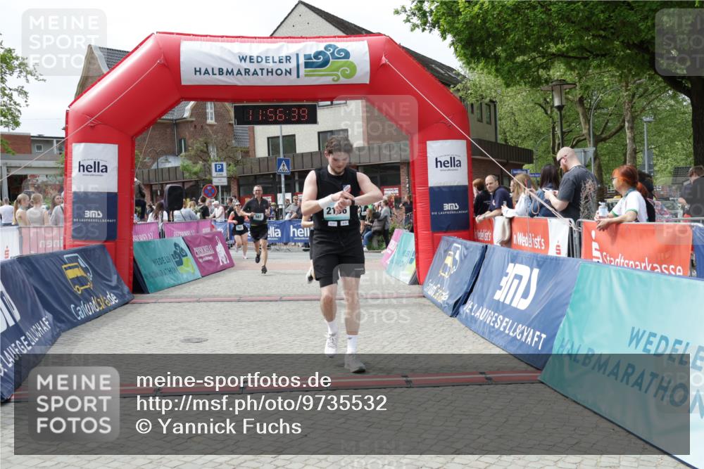 10.05.2026 - 8. Wedeler Halbmarathon Yannick Fuchs http://msf.ph/oto/9735532 10.05.2026 11:56:37 Ziel 538, 587, 747, 2039, 2136 meine-sportfotos.de