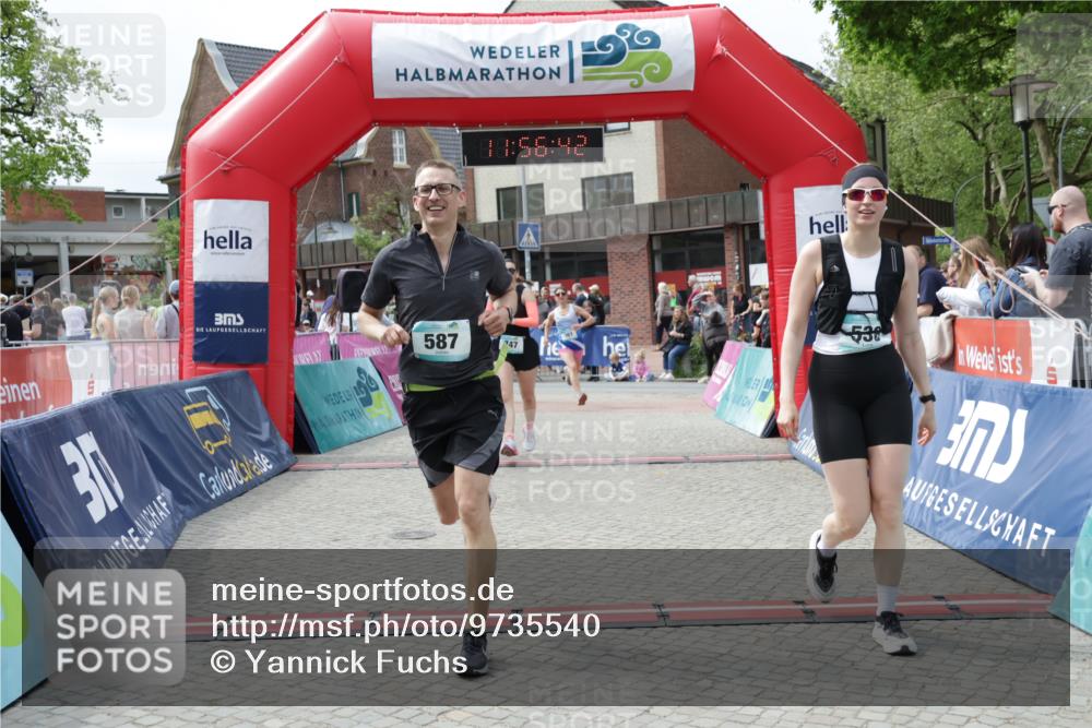 10.05.2026 - 8. Wedeler Halbmarathon Yannick Fuchs http://msf.ph/oto/9735540 10.05.2026 11:56:40 Ziel 361, 538, 587, 747, 2061, 2136 meine-sportfotos.de