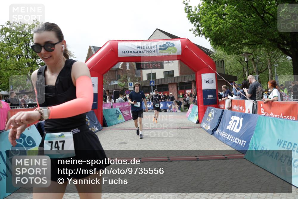 10.05.2026 - 8. Wedeler Halbmarathon Yannick Fuchs http://msf.ph/oto/9735556 10.05.2026 11:56:44 Ziel 293, 361, 587, 747, 2061 meine-sportfotos.de
