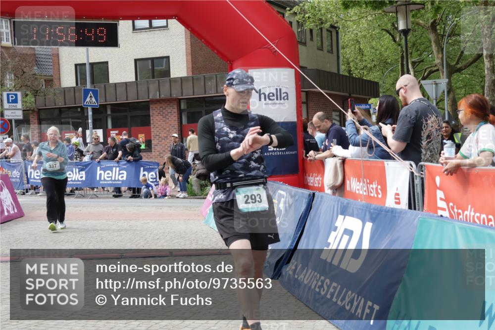 10.05.2026 - 8. Wedeler Halbmarathon Yannick Fuchs http://msf.ph/oto/9735563 10.05.2026 11:56:48 Ziel 293, 337, 361, 700, 2061 meine-sportfotos.de