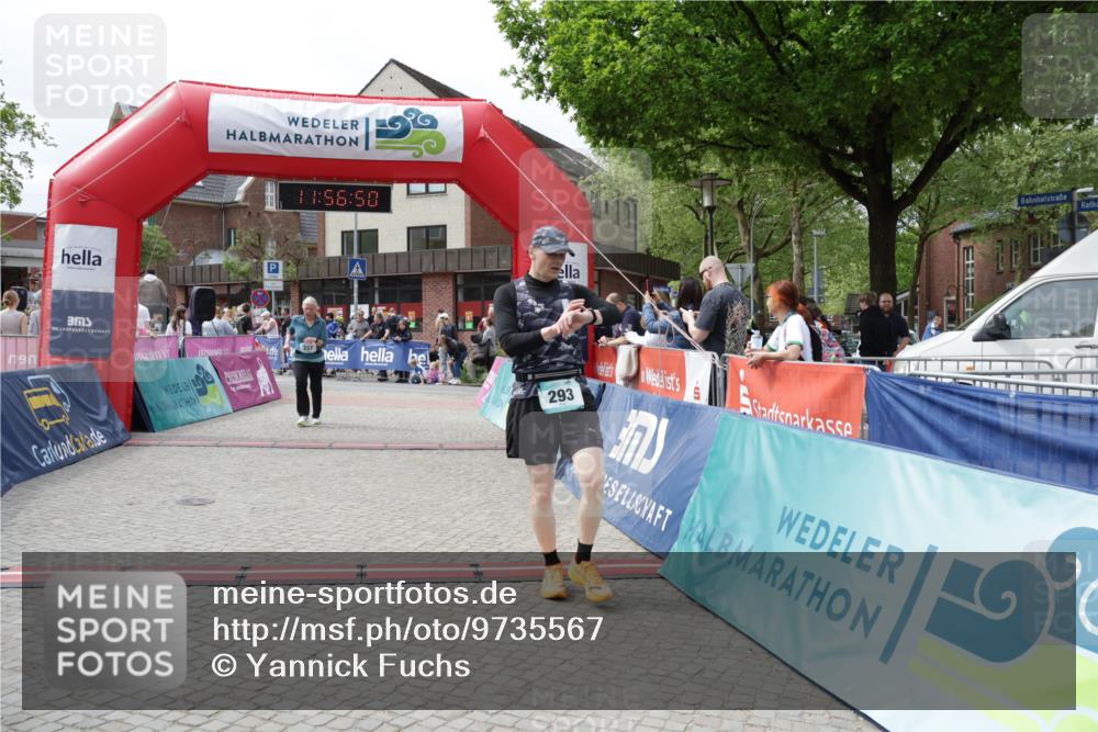 10.05.2026 - 8. Wedeler Halbmarathon Yannick Fuchs http://msf.ph/oto/9735567 10.05.2026 11:56:48 Ziel 293, 337, 361, 700, 2061 meine-sportfotos.de