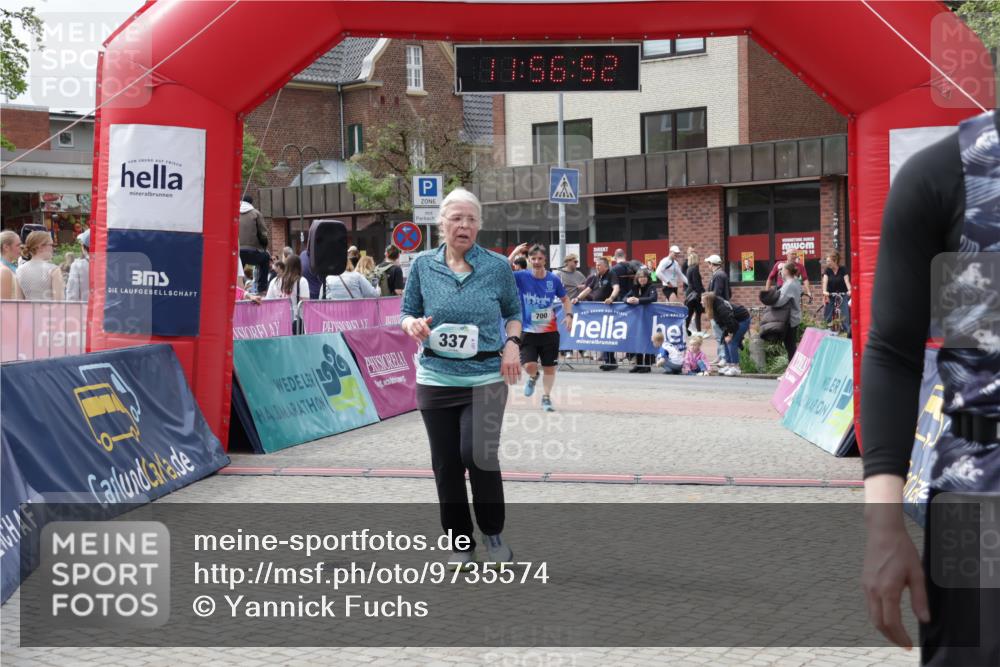 10.05.2026 - 8. Wedeler Halbmarathon Yannick Fuchs http://msf.ph/oto/9735574 10.05.2026 11:56:51 Ziel 293, 337, 700 meine-sportfotos.de