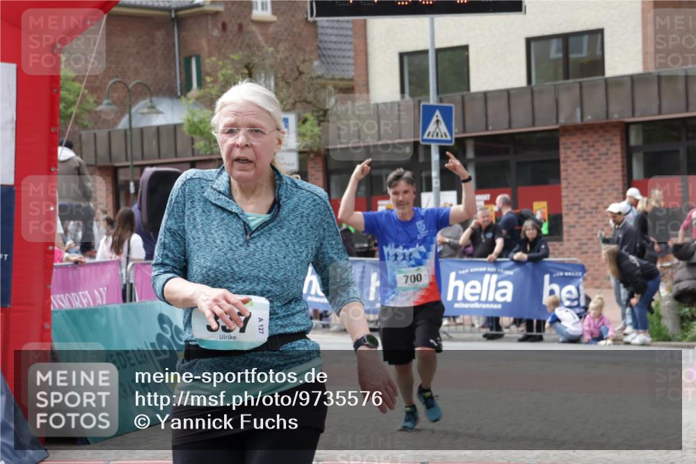 10.05.2026 - 8. Wedeler Halbmarathon Yannick Fuchs http://msf.ph/oto/9735576 10.05.2026 11:56:52 Ziel 337, 700 meine-sportfotos.de