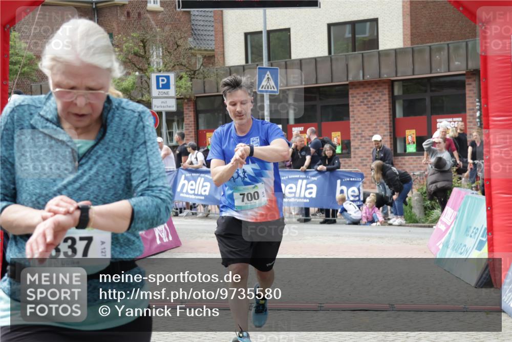 10.05.2026 - 8. Wedeler Halbmarathon Yannick Fuchs http://msf.ph/oto/9735580 10.05.2026 11:56:53 Ziel 337, 700 meine-sportfotos.de