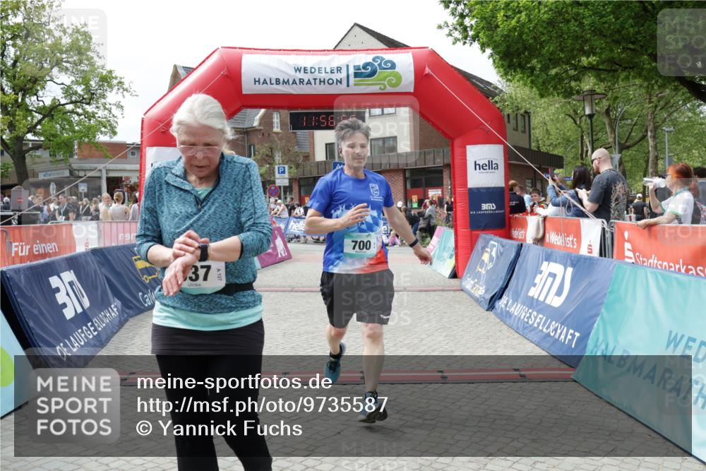 10.05.2026 - 8. Wedeler Halbmarathon Yannick Fuchs http://msf.ph/oto/9735587 10.05.2026 11:56:54 Ziel 337, 700 meine-sportfotos.de
