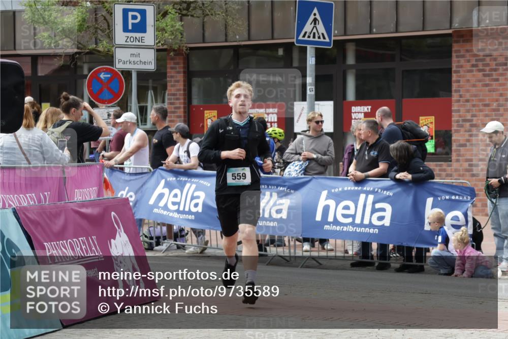 10.05.2026 - 8. Wedeler Halbmarathon Yannick Fuchs http://msf.ph/oto/9735589 10.05.2026 11:57:00 Ziel 559 meine-sportfotos.de