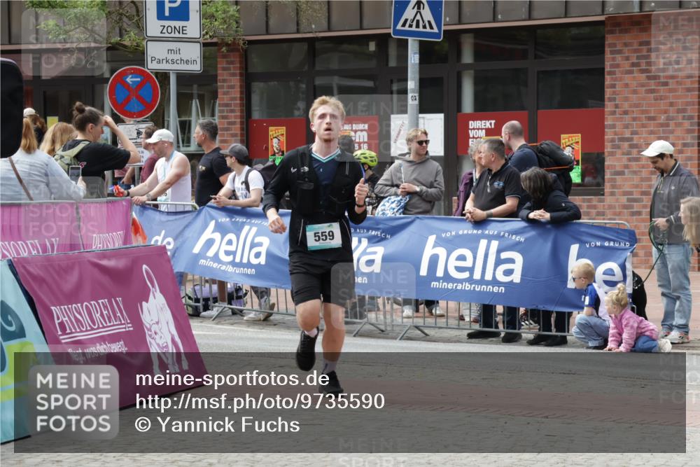10.05.2026 - 8. Wedeler Halbmarathon Yannick Fuchs http://msf.ph/oto/9735590 10.05.2026 11:57:00 Ziel 559 meine-sportfotos.de
