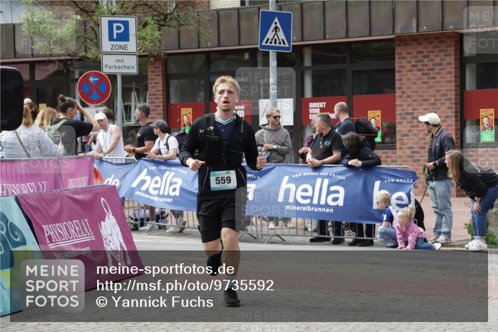 10.05.2026 - 8. Wedeler Halbmarathon Yannick Fuchs http://msf.ph/oto/9735592 10.05.2026 11:57:01 Ziel 559 meine-sportfotos.de