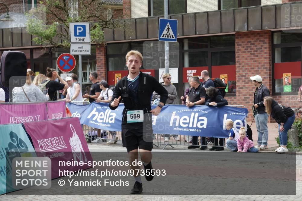 10.05.2026 - 8. Wedeler Halbmarathon Yannick Fuchs http://msf.ph/oto/9735593 10.05.2026 11:57:01 Ziel 559 meine-sportfotos.de