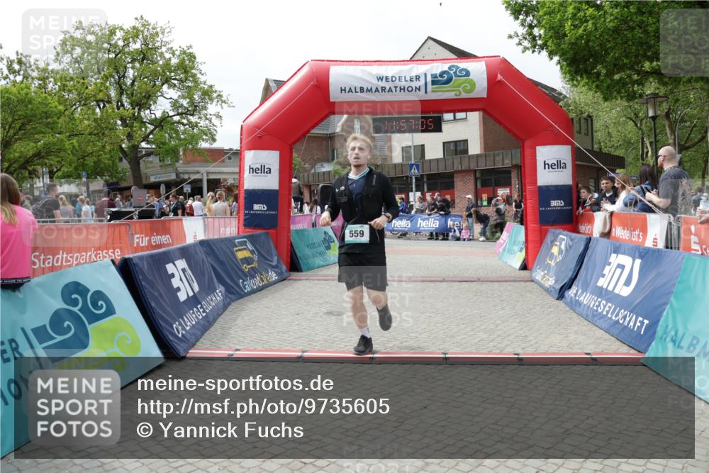 10.05.2026 - 8. Wedeler Halbmarathon Yannick Fuchs http://msf.ph/oto/9735605 10.05.2026 11:57:03 Ziel 559 meine-sportfotos.de