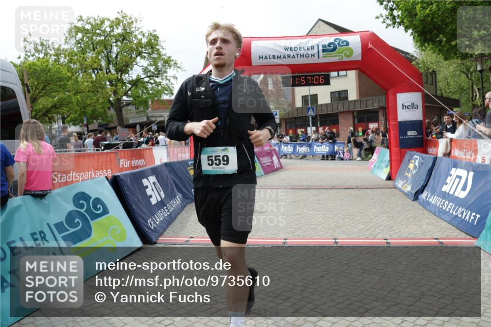 10.05.2026 - 8. Wedeler Halbmarathon Yannick Fuchs http://msf.ph/oto/9735610 10.05.2026 11:57:04 Ziel 559 meine-sportfotos.de
