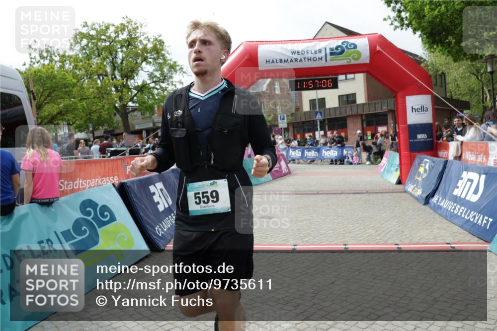 10.05.2026 - 8. Wedeler Halbmarathon Yannick Fuchs http://msf.ph/oto/9735611 10.05.2026 11:57:04 Ziel 559 meine-sportfotos.de