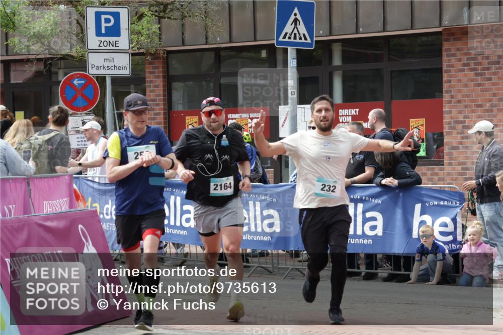 10.05.2026 - 8. Wedeler Halbmarathon Yannick Fuchs http://msf.ph/oto/9735613 10.05.2026 11:57:07 Ziel 232, 250, 559, 2164 meine-sportfotos.de